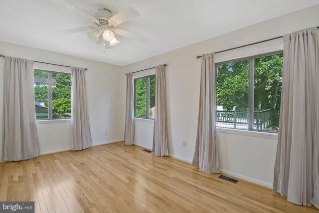 5758 BISCAYNE DR, Alexandria, VA 22303
