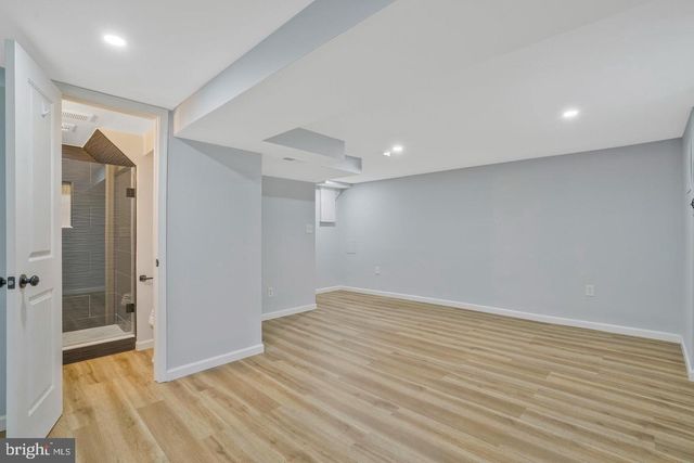 5758 BISCAYNE DR, Alexandria, VA 22303