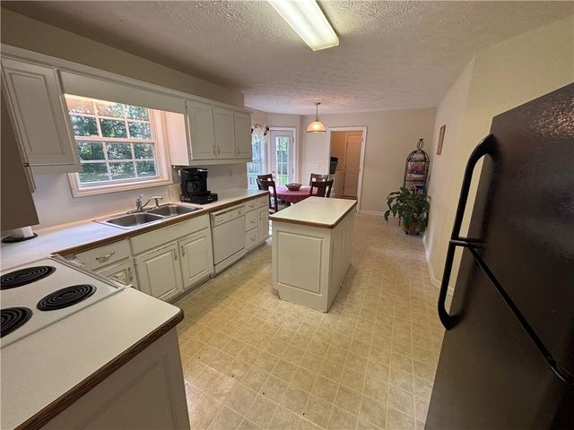 1625 Brushcreek Drive, Monroe, GA 30655