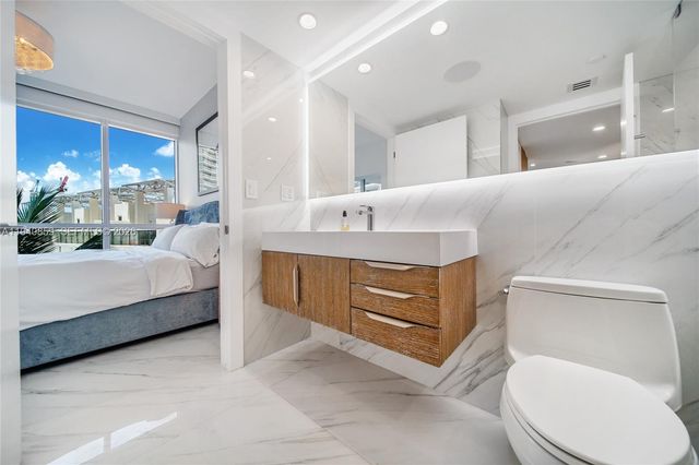 400 Alton Rd 409, Miami Beach, FL 33139