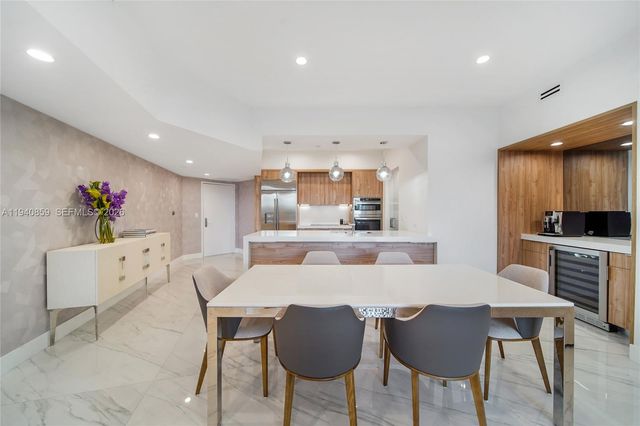 400 Alton Rd 409, Miami Beach, FL 33139