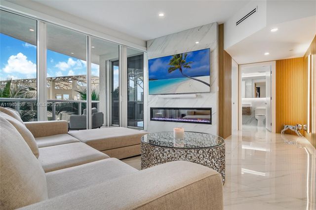 400 Alton Rd 409, Miami Beach, FL 33139