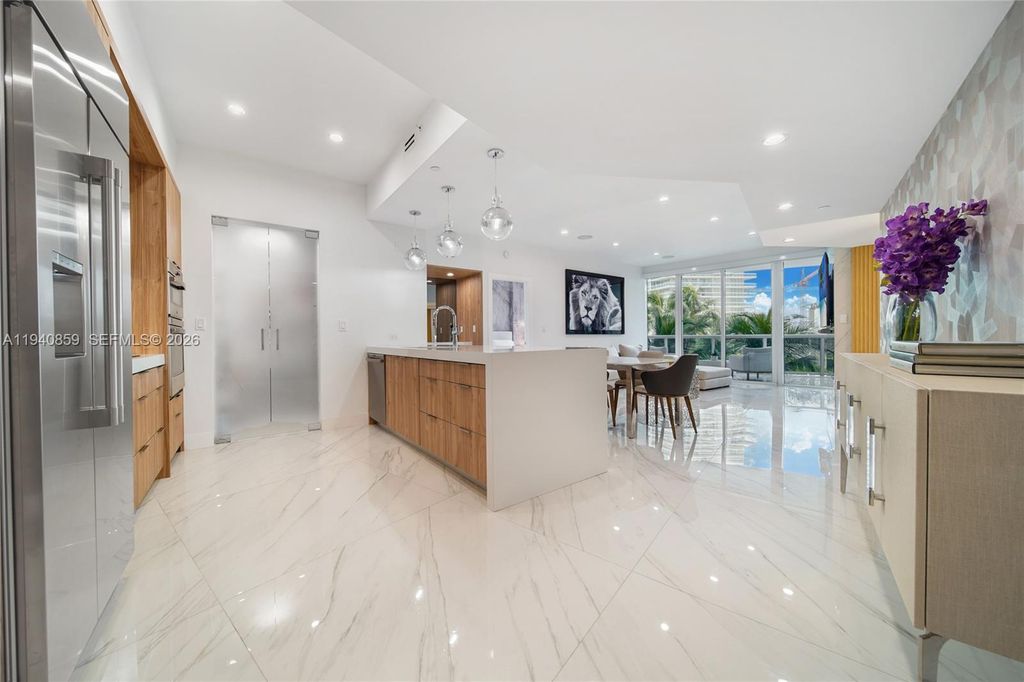 400 Alton Rd 409, Miami Beach, FL 33139