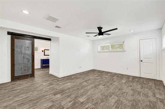 404 S Burnett Drive, Baytown, TX 77520