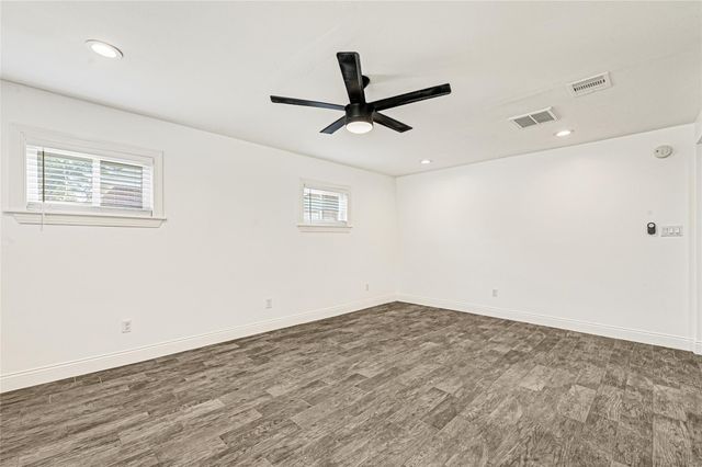 404 S Burnett Drive, Baytown, TX 77520