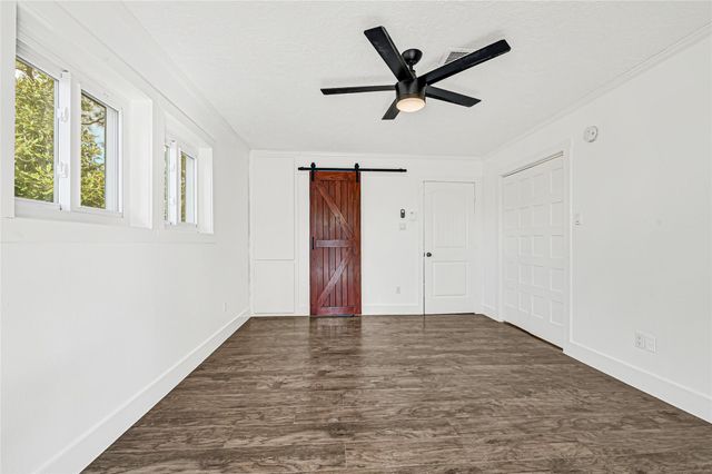 404 S Burnett Drive, Baytown, TX 77520