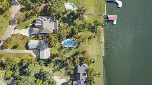 404 S Burnett Drive, Baytown, TX 77520