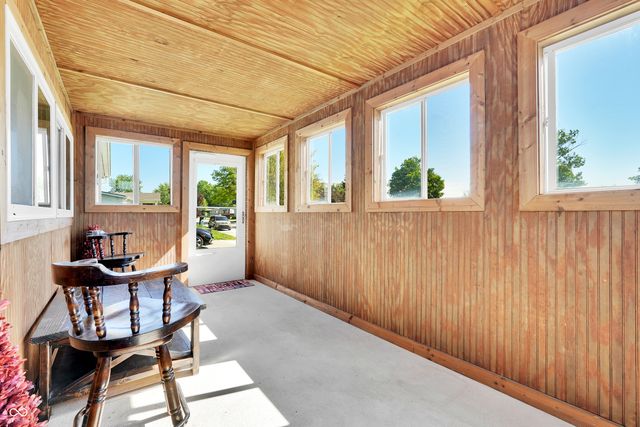 38 Fountain Lake Drive, Greenfield, IN 46140