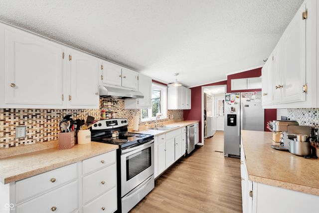 38 Fountain Lake Drive, Greenfield, IN 46140