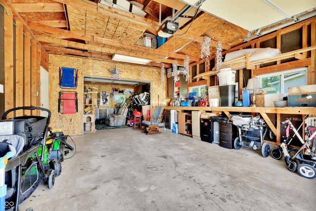38 Fountain Lake Drive, Greenfield, IN 46140