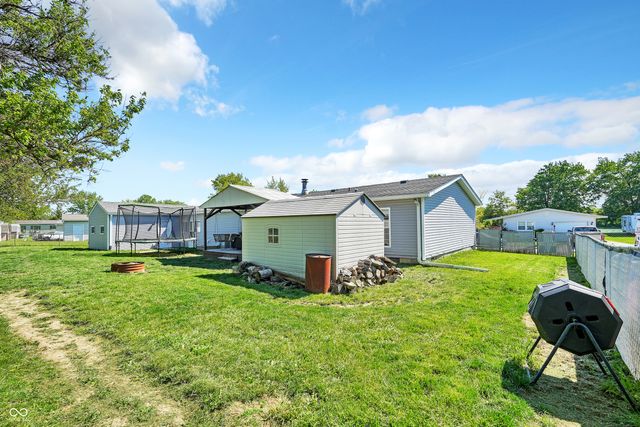 38 Fountain Lake Drive, Greenfield, IN 46140