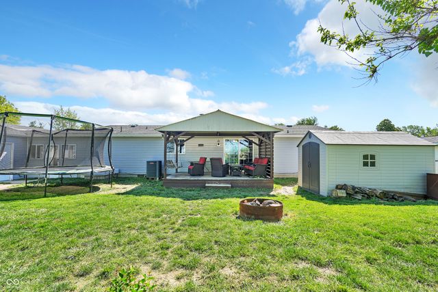 38 Fountain Lake Drive, Greenfield, IN 46140
