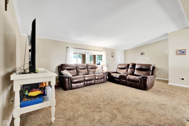 38 Fountain Lake Drive, Greenfield, IN 46140