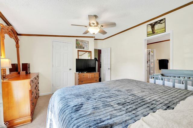 38 Fountain Lake Drive, Greenfield, IN 46140