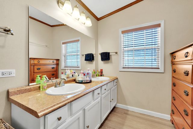 38 Fountain Lake Drive, Greenfield, IN 46140