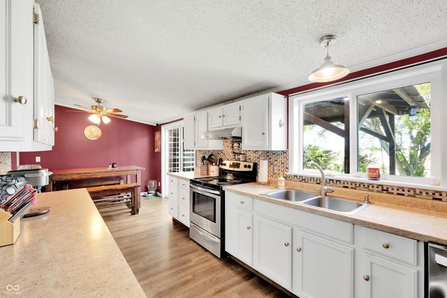 38 Fountain Lake Drive, Greenfield, IN 46140