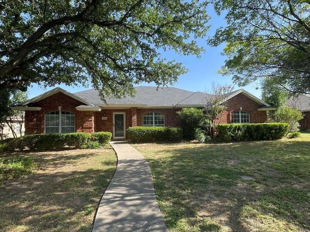 Image 1 of property listing at 3513 Shadyhill Drive, San Angelo, TX 76904