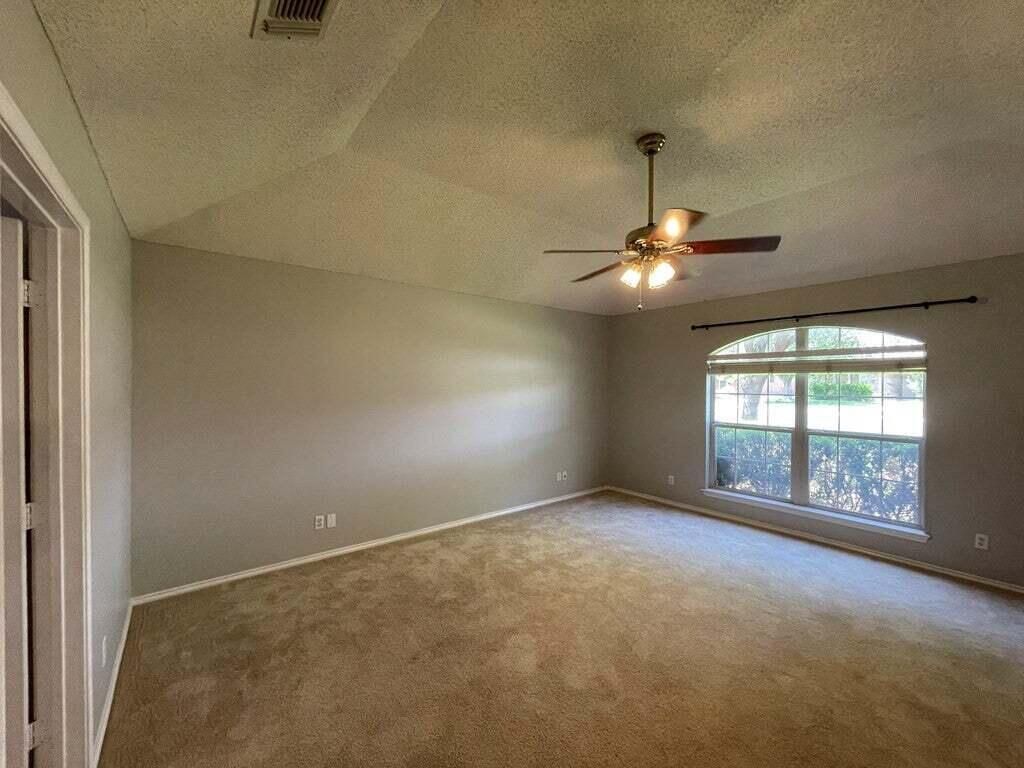 Image 10 of property listing at 3513 Shadyhill Drive, San Angelo, TX 76904