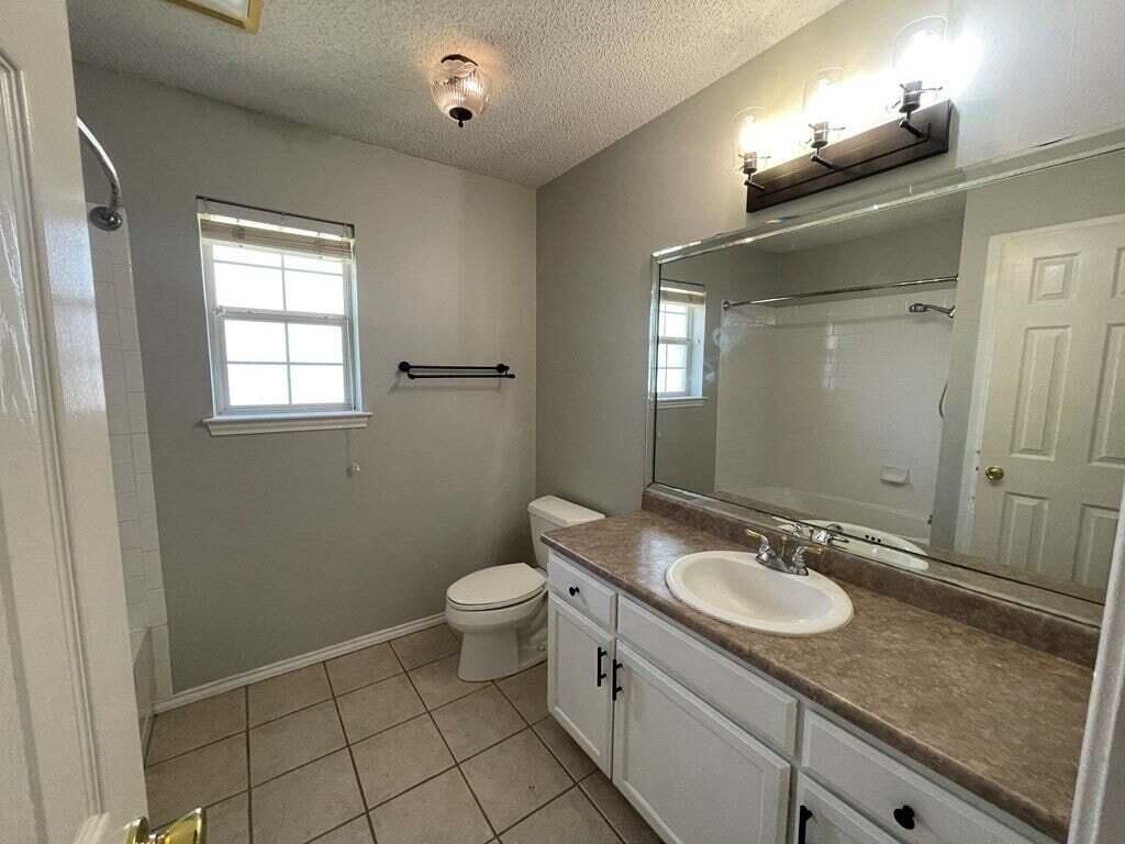 Image 14 of property listing at 3513 Shadyhill Drive, San Angelo, TX 76904