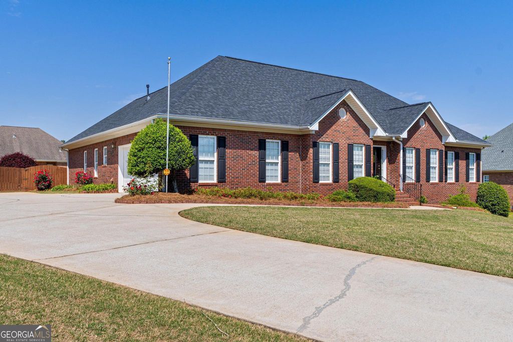 130 Gillson Drive, Mcdonough, GA 30253