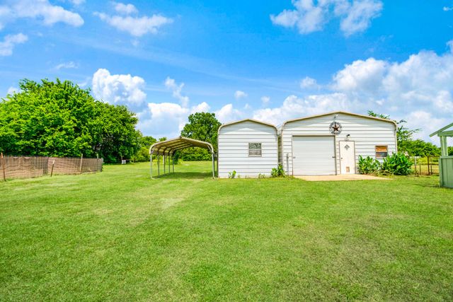 735 1st Street SW, Detroit, TX 75436