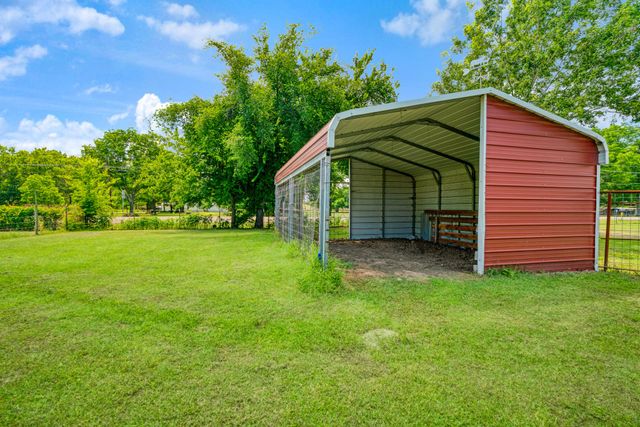 735 1st Street SW, Detroit, TX 75436