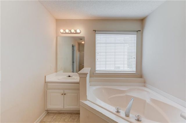 2504 Amelia Way, Statham, GA 30666