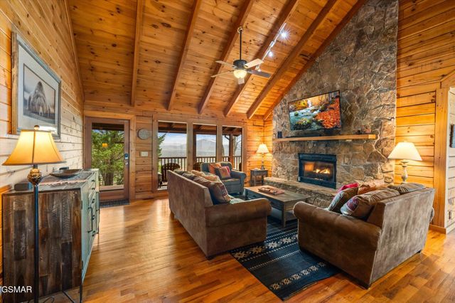 2485 Black Bear Ridge Way, Sevierville, TN 37862