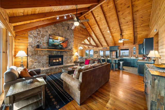 2485 Black Bear Ridge Way, Sevierville, TN 37862