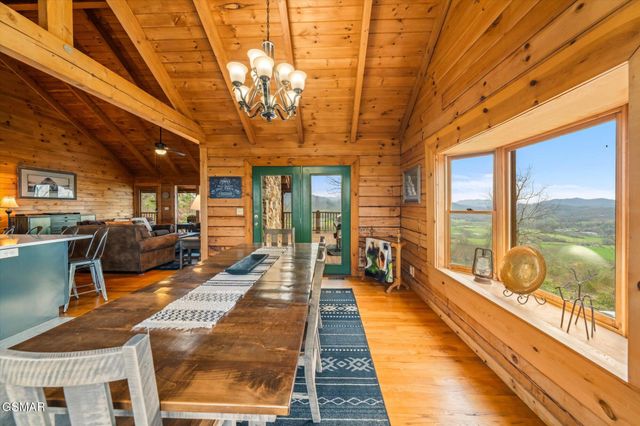 2485 Black Bear Ridge Way, Sevierville, TN 37862