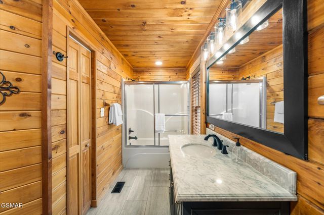 2485 Black Bear Ridge Way, Sevierville, TN 37862