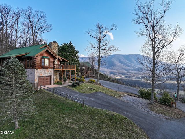 2485 Black Bear Ridge Way, Sevierville, TN 37862