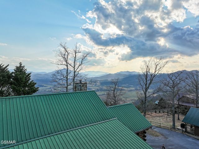 2485 Black Bear Ridge Way, Sevierville, TN 37862