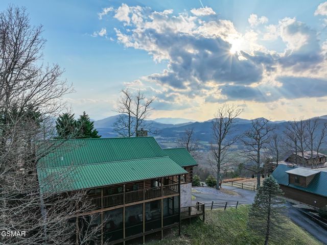 2485 Black Bear Ridge Way, Sevierville, TN 37862
