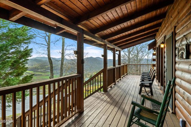 2485 Black Bear Ridge Way, Sevierville, TN 37862