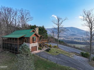 2485 Black Bear Ridge Way, Sevierville, TN 37862