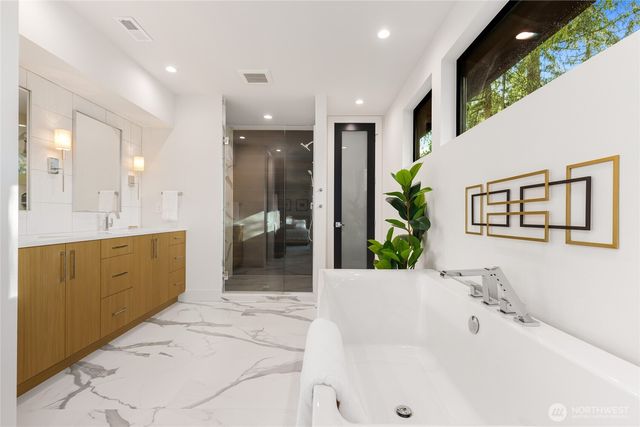 601 Chris David Drive, Steilacoom, WA 98388