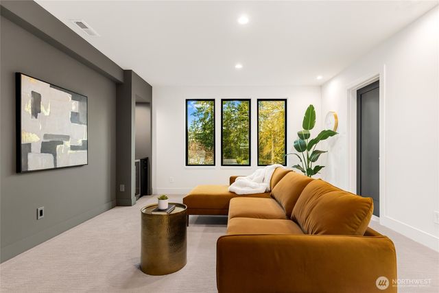 601 Chris David Drive, Steilacoom, WA 98388