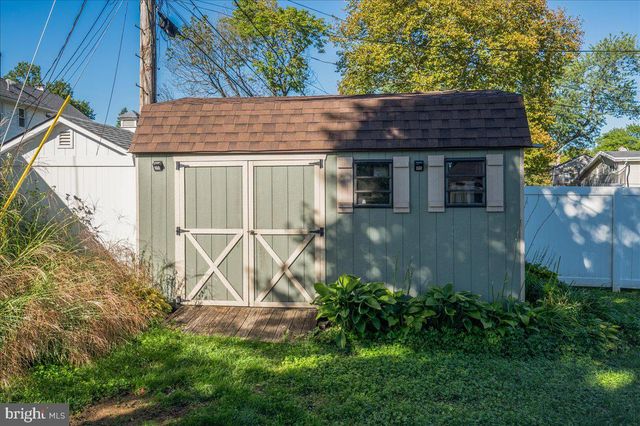 1803 GRAVERS LN, Wilmington, DE 19810