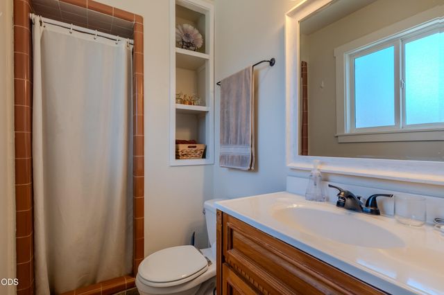 212 Windsor Way, Central Point, OR 97502