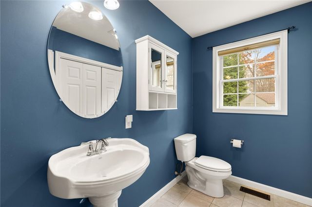 420 Cottrell Road, Tiverton, RI 02878