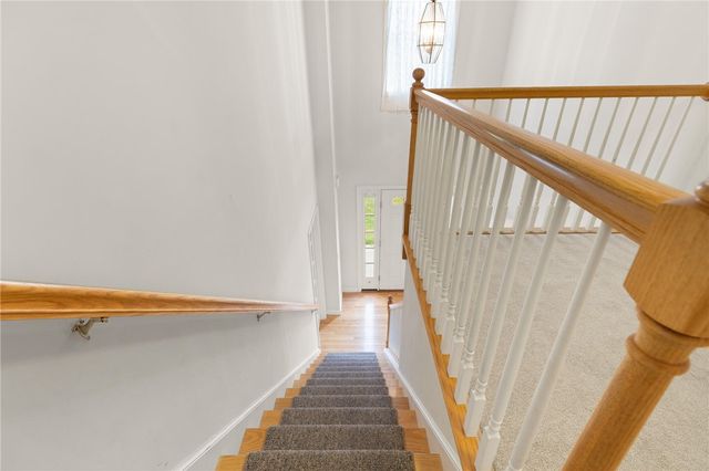 420 Cottrell Road, Tiverton, RI 02878