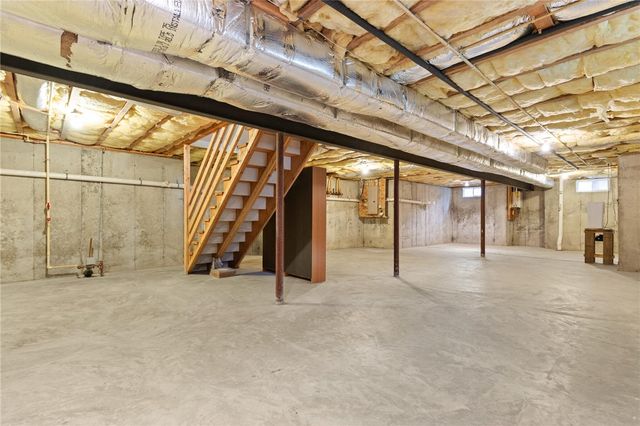 420 Cottrell Road, Tiverton, RI 02878