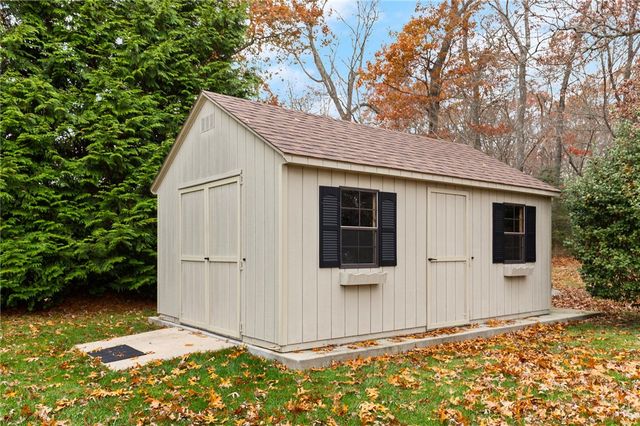 420 Cottrell Road, Tiverton, RI 02878