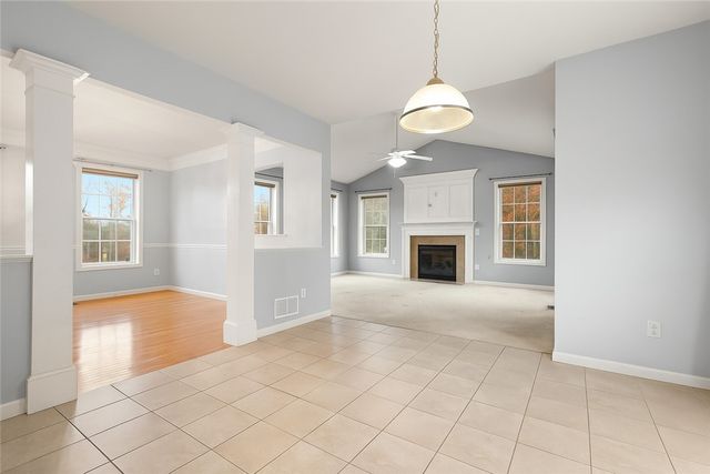 420 Cottrell Road, Tiverton, RI 02878