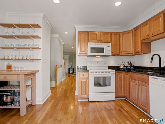 85 Camp Avenue 14E, Stamford, CT 06907