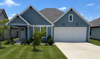 204 Sweetwater Creek LN, Hutto, TX 78634