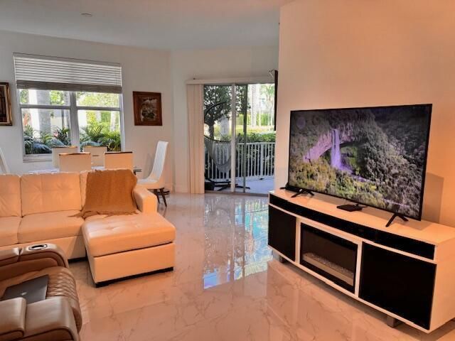 804 E Windward Way 103, Lantana, FL 33462