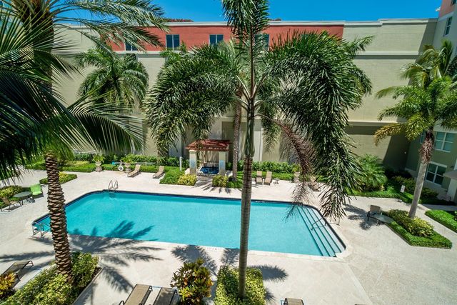 804 E Windward Way 103, Lantana, FL 33462