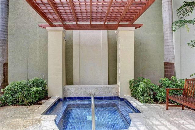 804 E Windward Way 103, Lantana, FL 33462